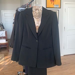 Anne Klein woman’s business suit.